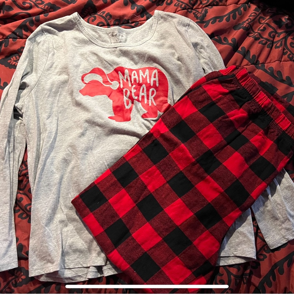 2pc set Women’s Mama Bear Christmas Pajamas
